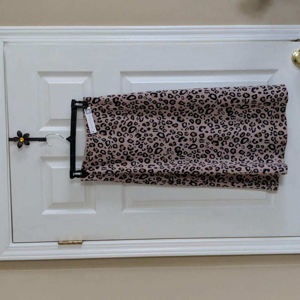 Sanctuary, XS midi skirt. Animal print on pale pink background